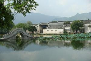 溪湖山水情 杭州西湖+灵隐寺+千岛湖+乌镇全景 纯玩双动五日游 全程连住西湖边民宿